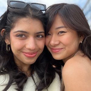 Meet your Posher, Charis